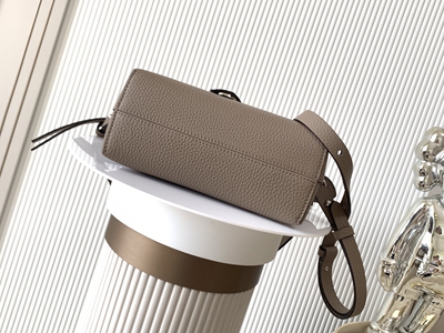 フェンディバッグ内部構造